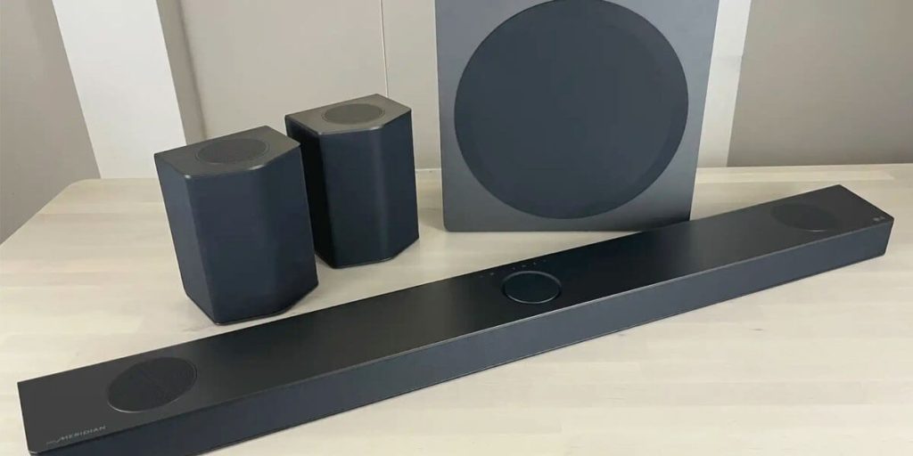 Soundbar or Speakers [Making the Right Audio Choice]